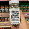 A divine mixture of black and white sesame seeds, dried minced garlic and onion, sea salt flakes and poppy seeds perfect for bagel seasoning.