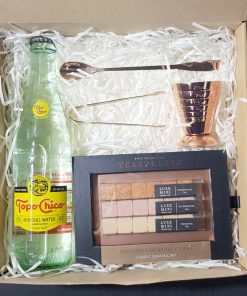 Grab this luxurious Classic Cocktail Gift Set, great for any celebration! Featuring Teaspressa's LUXE cocktail sugar cubes and Topo Chico carbonated water.